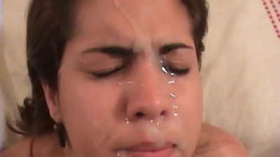 He wahine ʻinoʻino ka wahine Latina nani